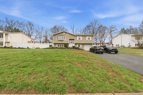 24 Northpark Dr, Garnerville, NY, 10923-1020 | Card Image