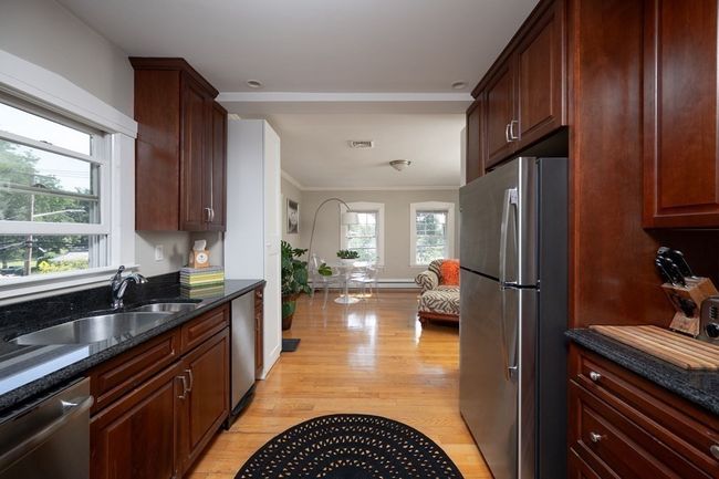 10 - 8 East St, Home with 9 bedrooms, 7 bathrooms and 6 parking in Hingham MA | Image 8