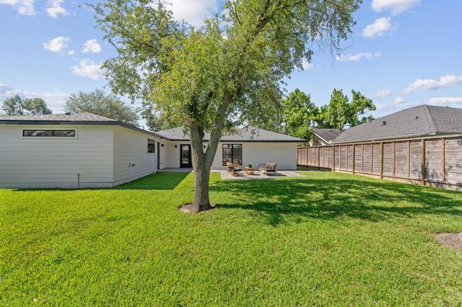 The possibilities are endless on this 8, 450 square foot lot! | Image 29