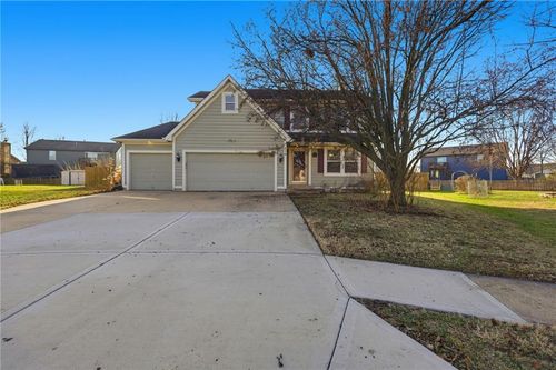 316 Ghost Creek Cir, Gardner, KS, 66030-1384 | Card Image