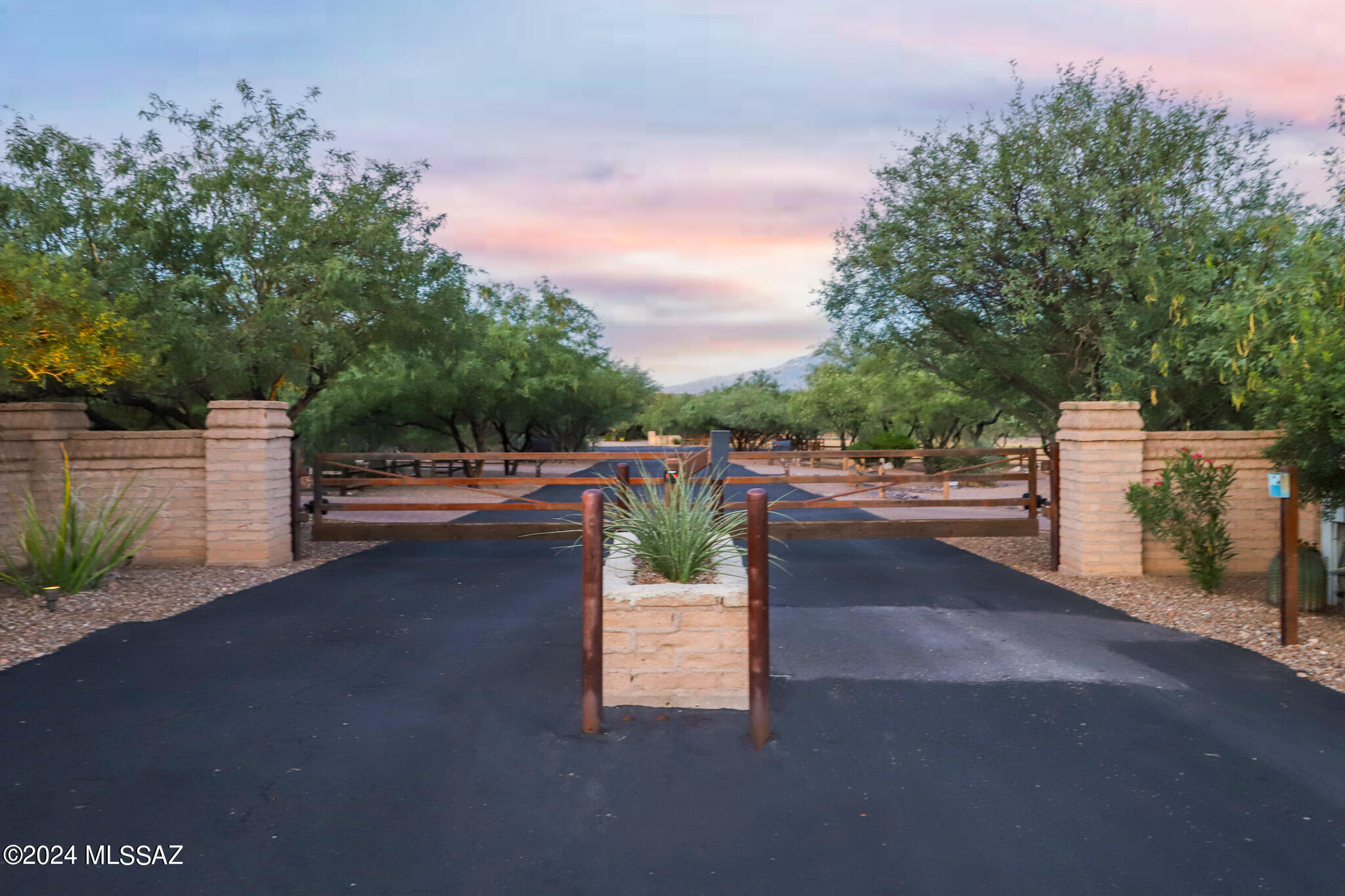 Anapamu Pl, Tucson, AZ 85750