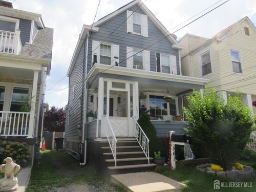 561 Neville St, Perth Amboy, NJ, 08861-3009 | Card Image