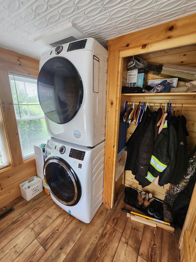 Spacious enough to accomplish the task comfortably. | Image 12