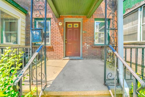 94 Oak St, Waterbury, CT, 06704-4129 | Card Image