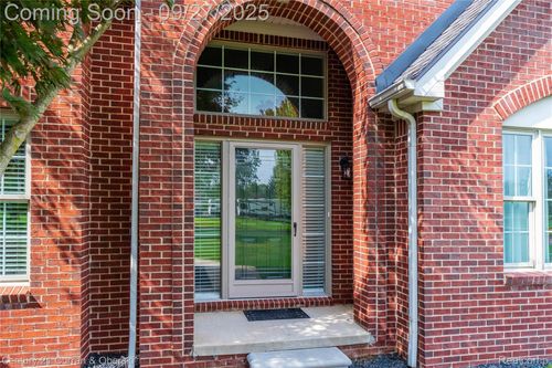 61555 Brookway Dr, South Lyon, MI, 48178-7056 | Card Image