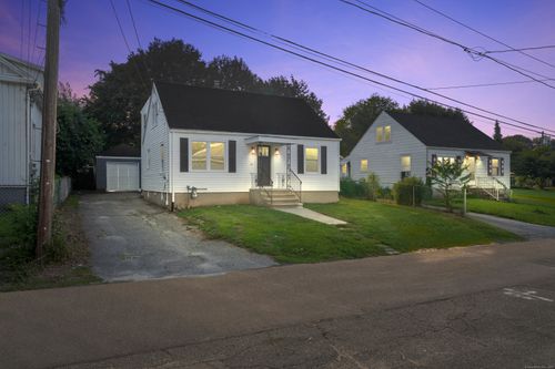 34 Vista Pl, Waterbury, CT, 06708-4218 | Card Image