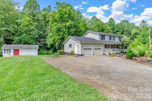 11 Aquarian Way, Leicester, NC, 28748-6491 | Card Image