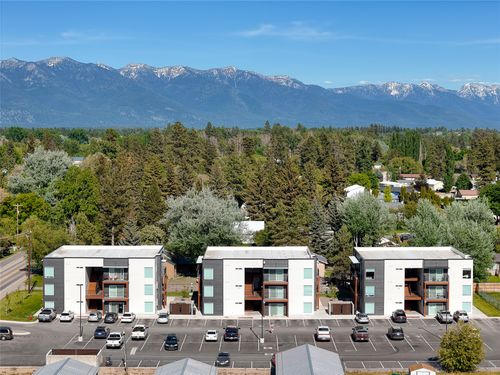 128 E Evergreen Dr, Kalispell, MT, 59901-6198 | Card Image