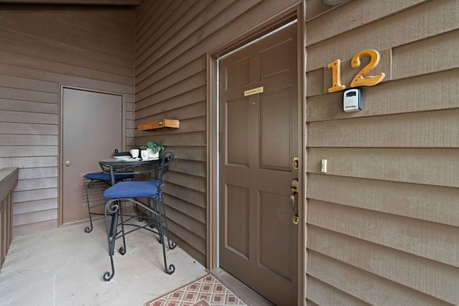 4-Front Porch_JustinEwing_R12 | Image 4