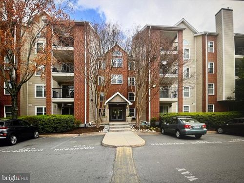 2233-3315 Wyndham Cir, ALEXANDRIA, VA, 22302-4325 | Card Image