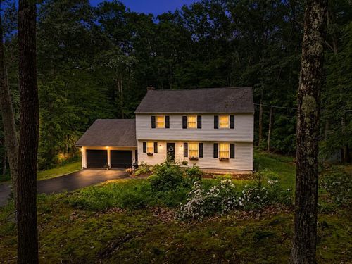 47 Beaver Ln, Bedford, NH, 03110-4608 | Card Image