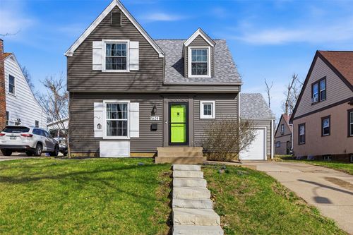 1624 Wildwood Dr Ne, Cedar Rapids, IA, 52402-4724 | Card Image