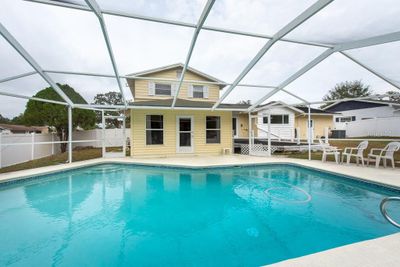 813 Kingswood Place, House other with 4 bedrooms, 3 bathrooms and null parking in Brandon FL | Image 3