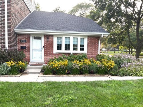 5702 S Park Ave, Hinsdale, IL, 60521-5037 | Card Image