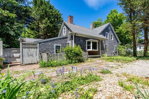 405 Route 6a, Yarmouth Port, MA, 02675-1822 | Card Image