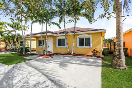 213 Sw 15th Pl, Homestead, FL, 33030-6661 | Card Image