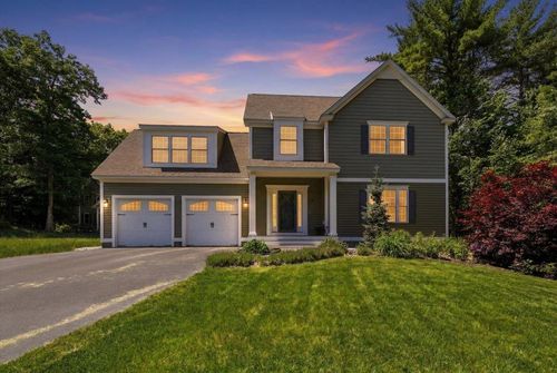 18 Hawthorne Dr, Auburn, NH, 03032-3550 | Card Image