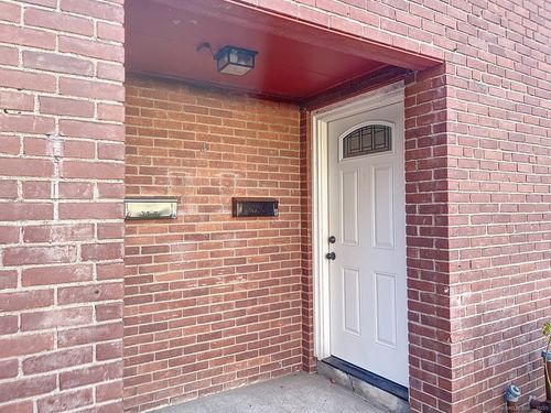 2-4 Marlon Pl, Cromwell, CT, 06416-1413 | Card Image