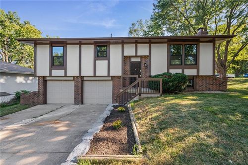 11825 Ironstone Cir, Platte City, MO, 64079-9192 | Card Image