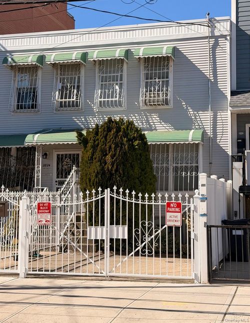 2822 W 16th St, Brooklyn, NY, 11224-2606 | Card Image