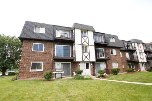 apt-2s-9461 Bay Colony Dr, Des Plaines, IL, 60016-3680 | Card Image