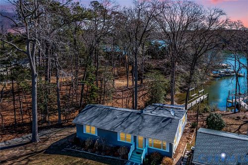 1302 S Glebe Rd, Montross, VA, 22520-4112 | Card Image