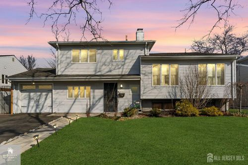 74 Overbrook Dr, Colonia, NJ, 07067-1526 | Card Image