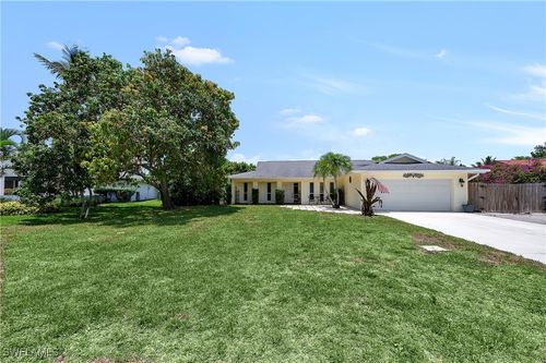 639 Pompano Dr, NAPLES, FL, 34110-1177 | Card Image