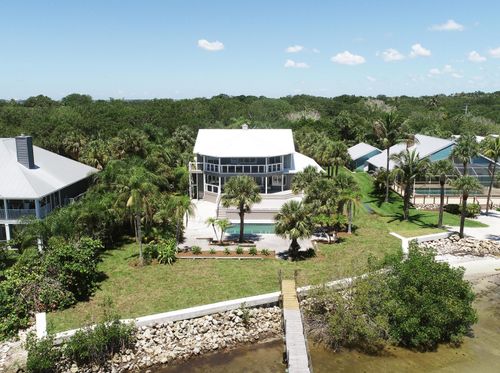 114 N Sewalls Point Rd, Sewalls Point, FL, 34996-6502 | Card Image