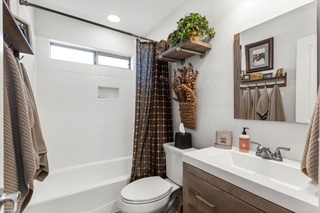 Guest Bathroom | Image 8
