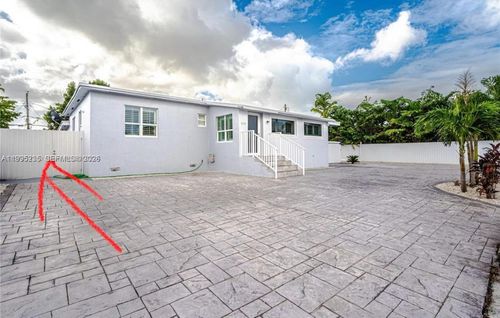 b-230 E 56th St, Hialeah, FL, 33013-1230 | Card Image