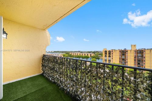 80316-4801 Nw 7th St, Miami, FL, 33126-2365 | Card Image