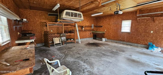 INSIDE GARAGE | Image 19