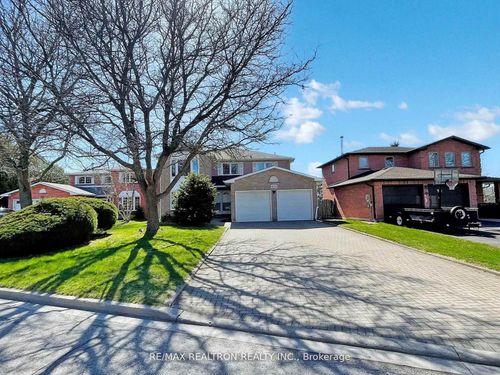 426 Herridge Cir, Newmarket, ON, L3Y7H6 | Card Image