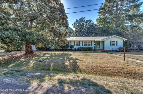 3925 Nassau St, Jackson, MS, 39216-3612 | Card Image