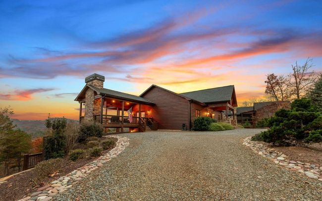 9 Kensington Dr, Home with 3 bedrooms, 3 bathrooms and null parking in Mineral Bluff GA | Image 4