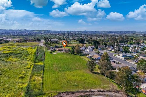 273 Stallion Dr, Oceanside, CA, 92057-3810 | Card Image