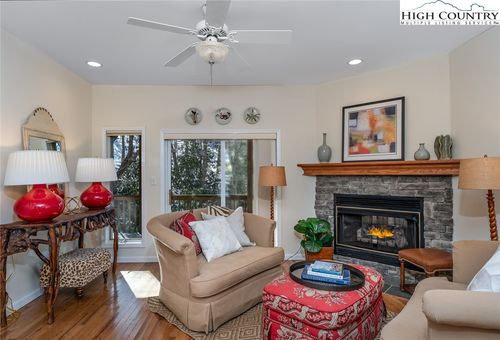 401-182 Evergreen Springs Ct, Blowing Rock, NC, 28605-9878 | Card Image