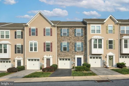 46-915 Brechin Ln, YORK, PA, 17403-9037 | Card Image