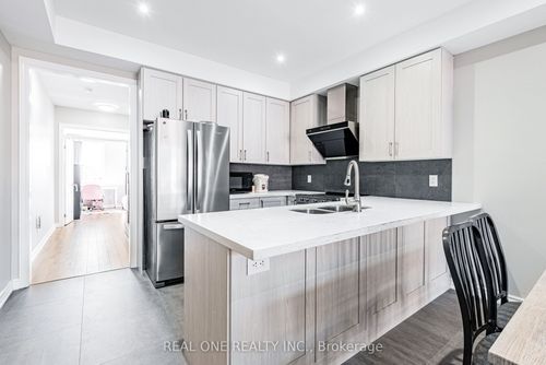 4798 16th Ave, Markham, ON, L6C0V8 | Card Image