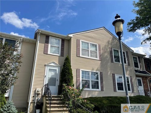 42 Delikat Ln, Sayreville, NJ, 08872-2209 | Card Image