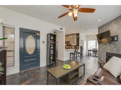 a-215-3001 Cedar St, Austin, TX, 78705-2947 | Card Image