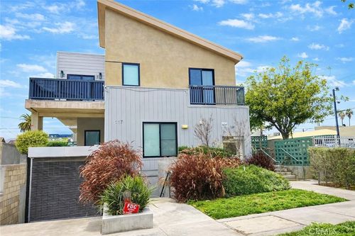 101-117 W Chestnut St, Glendale, CA, 91204-1708 | Card Image