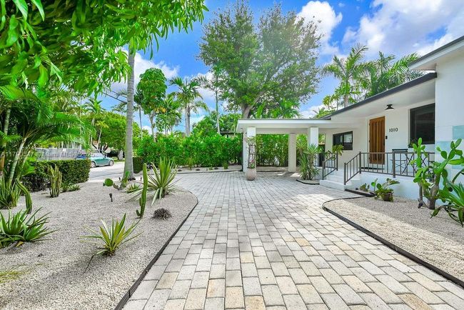1010 Ne 83 Rd St, House other with 3 bedrooms, 3 bathrooms and null parking in Miami FL | Image 35