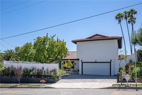 3913 Bon Homme, Calabasas, CA, 91302 | Card Image