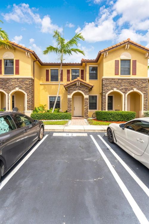 449 Se 32nd Ter, Homestead, FL, 33033-7252 | Card Image