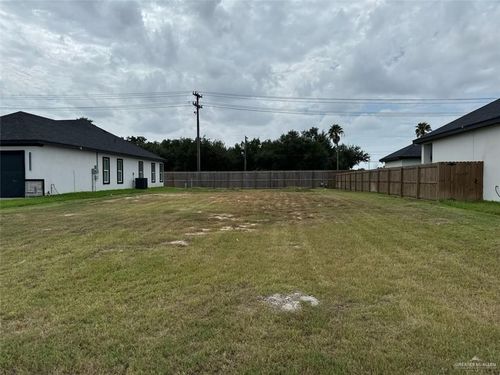 3304 E Kennedy Ave, Alton, TX, 78573-3747 | Card Image