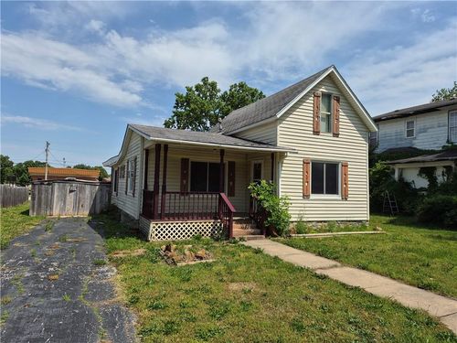 208 S 8th St, Fredonia, KS, 66736-1910 | Card Image