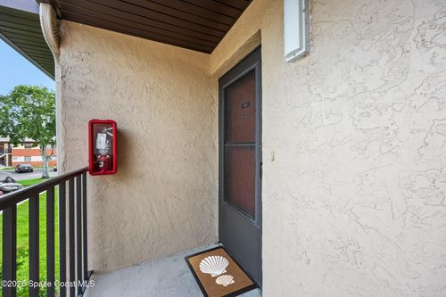 421-2334 Golf Lake Cir, Melbourne, FL, 32935-1905 | Card Image