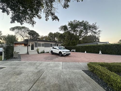 4485 Sw 7th St, Coral Gables, FL, 33134-1958 | Card Image